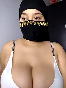 Snapshot of shirazz_najmm chatting on October 19, 1:46 pm shirazz najmm online show from October 19, 1:46 pm
