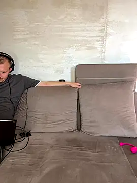 Snapshot of MrMrsRight chatting on September 12, 8:56 am MrMrsRight online show from September 12, 8:56 am