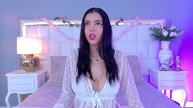 Julie Bennet online show from October 9, 5:11 am