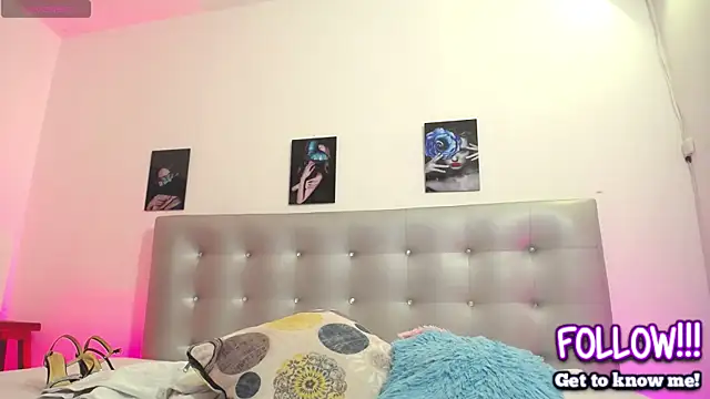 horny-juliette online show from April 1, 3:31 pm