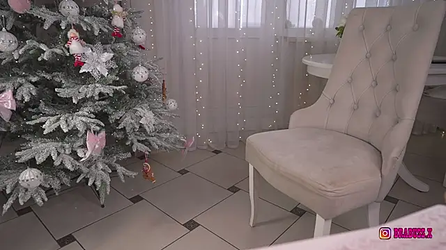  Moon  Shine  online show from January 9, 4:39 am