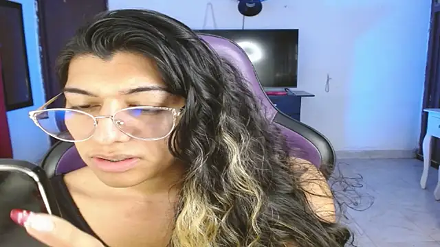 engielphoenis14 online show from December 22, 10:13 pm