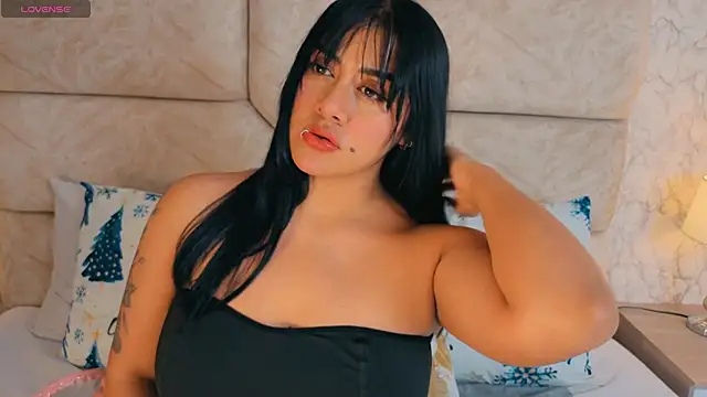 amatista  smith online show from December 15, 9:09 pm