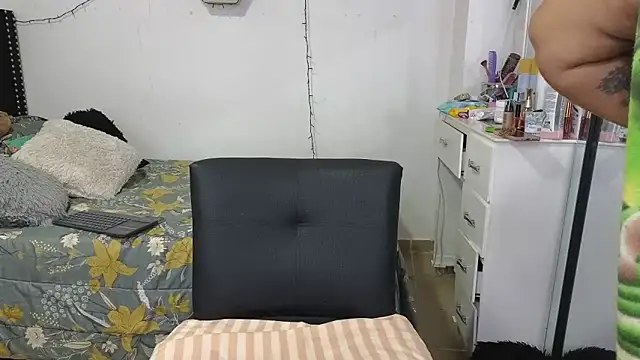 charlotte 077 online show from November 16, 4:14 am