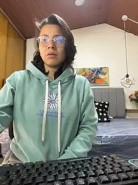 karlamorris  online show from February 26, 1:32 pm