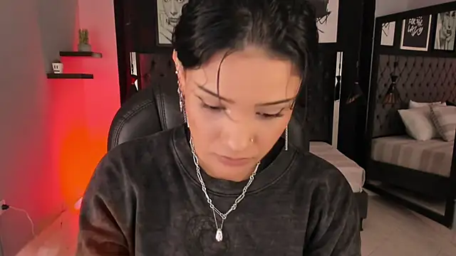 renee shelby  online show from February 14, 9:17 pm