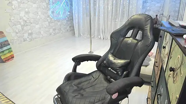 JessicaFamee online show from January 11, 3:44 am