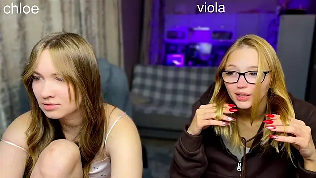 Snapshot of ChloeMillerMeow chatting on October 16, 7:49 pm ChloeMillerMeow online show from October 16, 7:49 pm