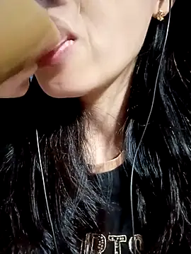 Snapshot of Hana_love20 chatting on September 14, 2:15 pm Hana love20 online show from September 14, 2:15 pm
