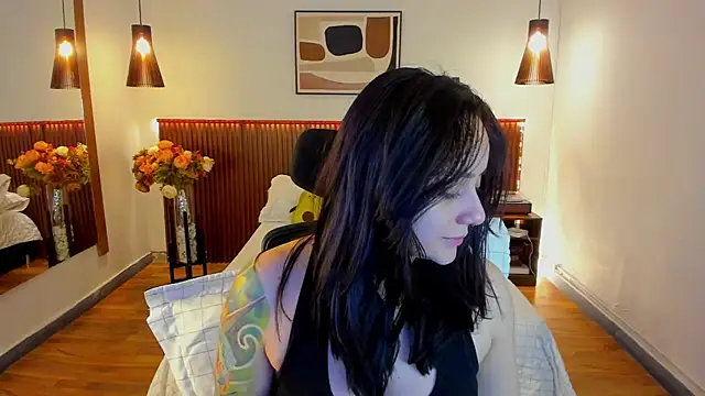 KatherineBond online show from June 16, 7:37 pm