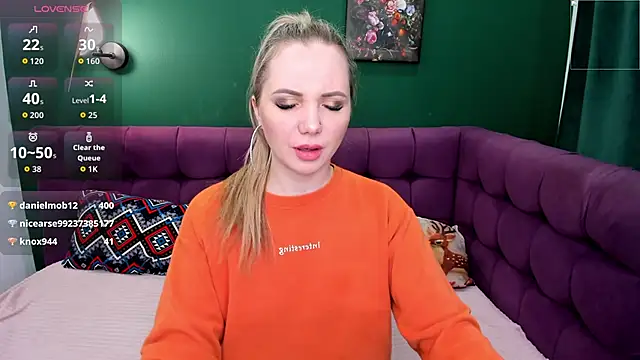 EvaMoran online show from April 10, 6:30 am