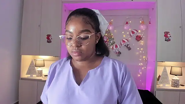 tamaraa smiith online show from December 4, 8:42 pm