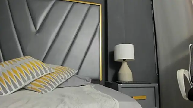 BrendaAdams  online show from December 1, 11:14 am