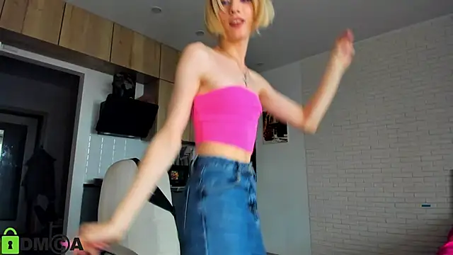  Alice Kitty online show from November 3, 9:35 am