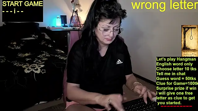 YourDreamLoverr online show from February 14, 12:45 am