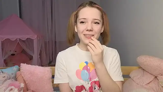 PrincessLittleKiki online show from February 25, 7:01 pm