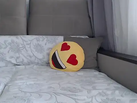  JustmeHere  online show from October 20, 7:55 am