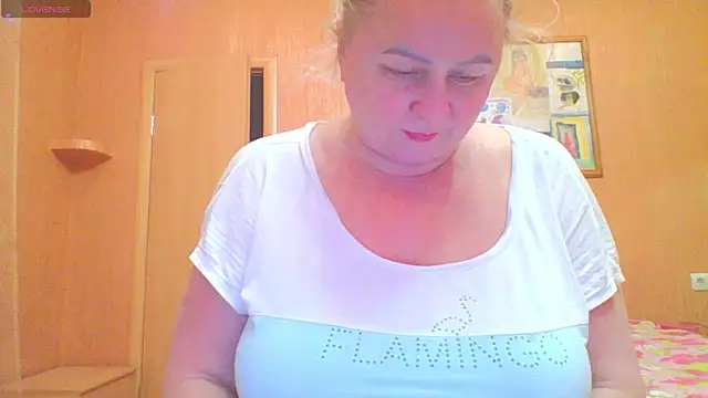 mira robinsonnn online show from February 8, 10:45 pm