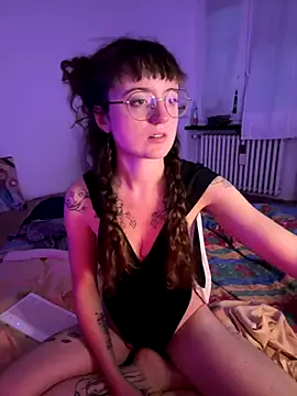 Snapshot of _foxygirl_ chatting on October 16, 5:04 pm foxygirl online show from October 16, 5:04 pm