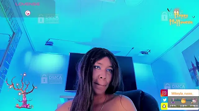 Snapshot of Mikeyla-Russo chatting on October 6, 9:08 pm Mikeyla-Russo online show from October 6, 9:08 pm