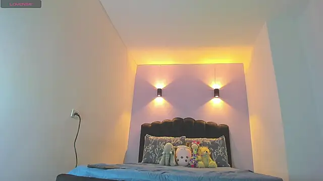 Sofia Clauss  online show from October 13, 4:15 am