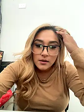 DarianaGuzz online show from November 5, 11:21 pm