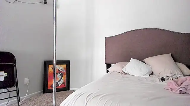 yiauana online show from October 16, 10:34 pm