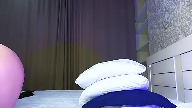 Diana Moon  online show from December 5, 10:38 am