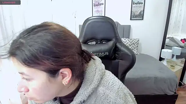 Snapshot of Amy_joones chatting on October 16, 1:47 pm Amy joones online show from October 16, 1:47 pm