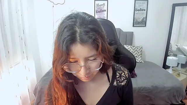 Snapshot of Amy_joones chatting on September 29, 12:54 pm Amy joones online show from September 29, 12:54 pm