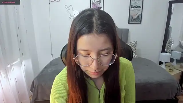 Snapshot of Amy_joones chatting on October 6, 12:55 pm Amy joones online show from October 6, 12:55 pm