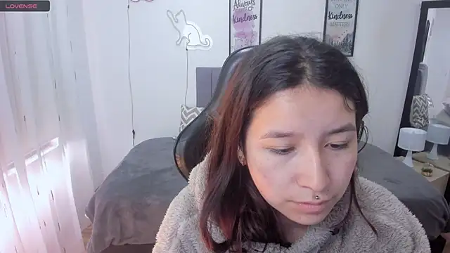 Snapshot of Amy_joones chatting on October 13, 1:14 pm Amy joones online show from October 13, 1:14 pm
