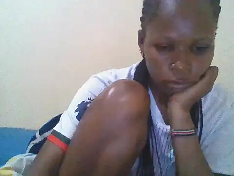 Snapshot of CharlotteDee chatting on October 4, 7:18 pm CharlotteDee online show from October 4, 7:18 pm