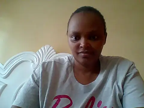 Snapshot of Sexxy-Shie chatting on October 9, 8:40 am Sexxy-Shie online show from October 9, 8:40 am