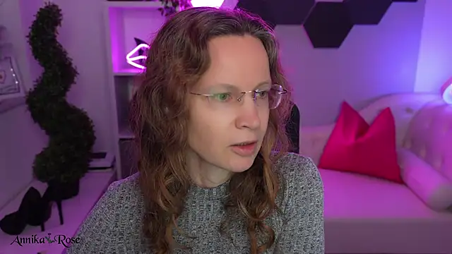 AnnikaRose online show from February 5, 1:03 pm