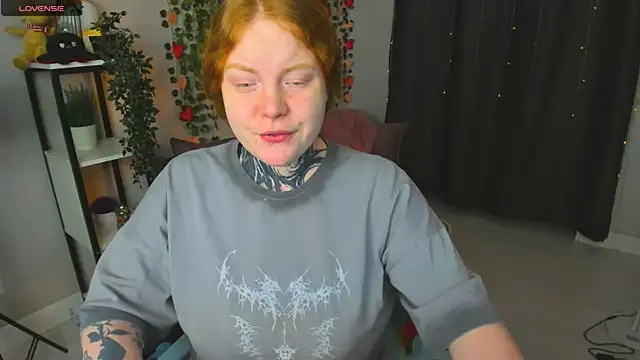 Cassie xKiss online show from February 16, 8:20 pm