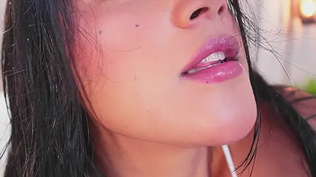 bonniekim  online show from November 11, 12:28 am