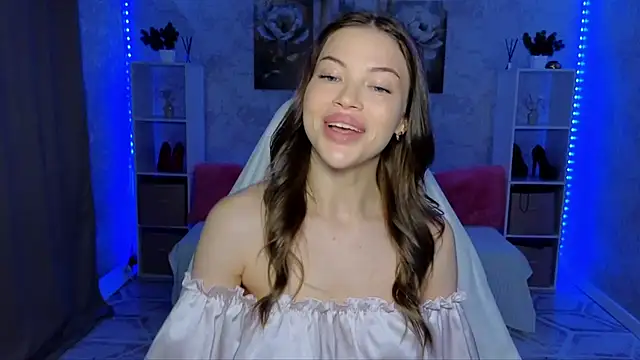 EmmyMills online show from June 4, 9:08 pm