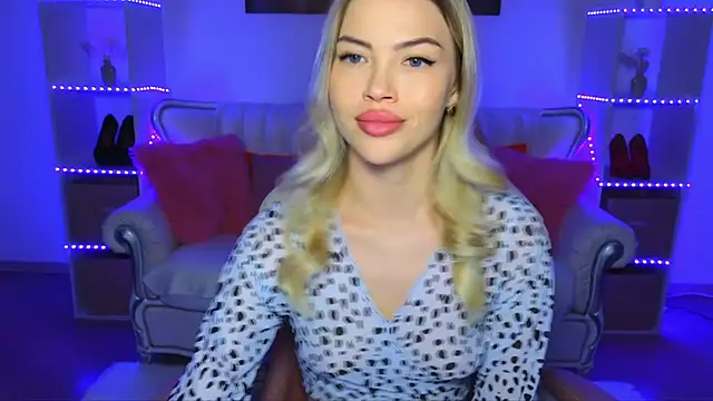 EmmyMills online show from November 15, 12:33 am