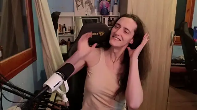 MemiKouki online show from February 13, 5:58 pm