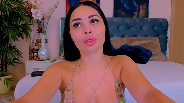 MichelleReys online show from October 4, 7:51 pm