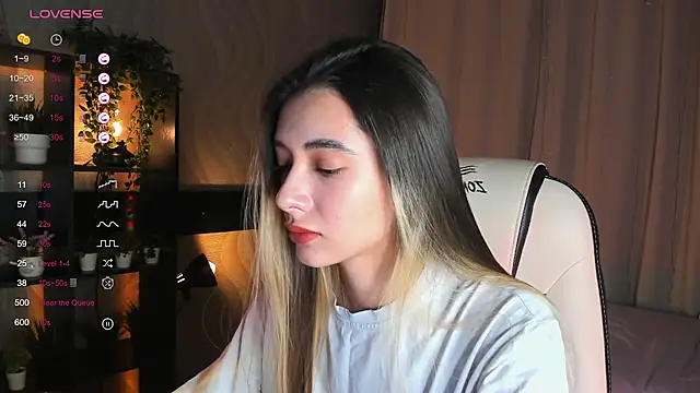 DarlaLike online show from December 3, 3:31 am