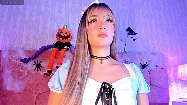 lunar leen online show from October 31, 4:22 pm