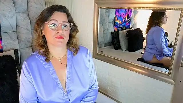 charlotte  G online show from October 20, 1:58 pm