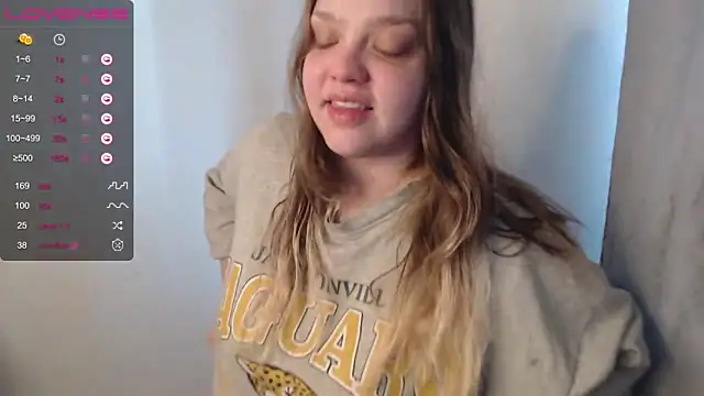 Snapshot of darling_tony chatting on September 11, 3:12 pm darling tony online show from September 11, 3:12 pm