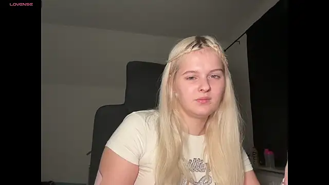 Snapshot of Allylove03 chatting on September 12, 6:04 pm Allylove03 online show from September 12, 6:04 pm