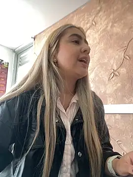 Miabonnett  online show from October 15, 11:57 am