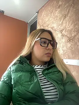 Miabonnett  online show from January 13, 1:48 pm