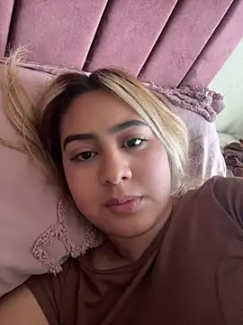 Miabonnett  online show from May 31, 8:32 pm