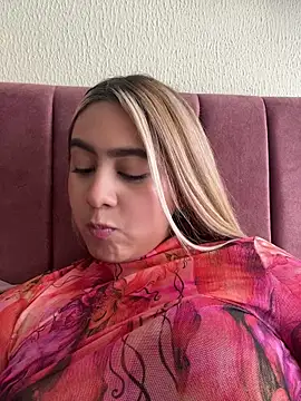 Miabonnett  online show from May 15, 4:43 pm
